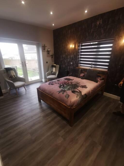 Beautiful Masons Hideaway Studio Apartment Bridgend  Exterior photo